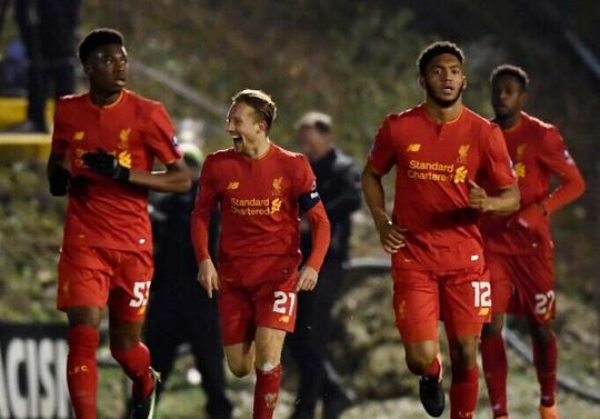 真蓝白，雷克瑟姆发布致敬巴塔哥尼亚威尔士移民的二客球衣