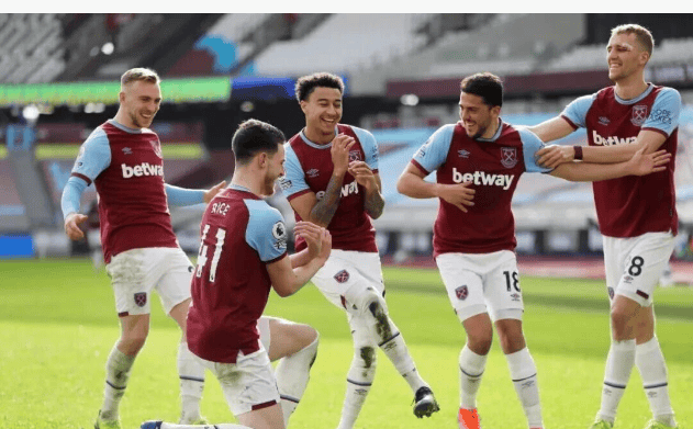 忠诚！每体：拉菲尼亚目前没经纪人，拒绝所有离开巴萨的谈判