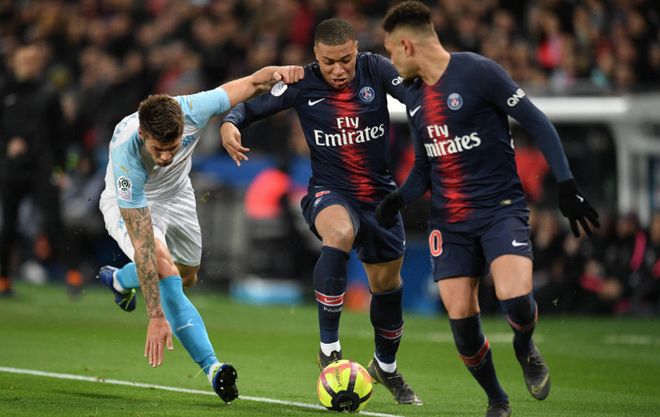 82岁前曼联球星中370万大奖 曾躲过慕尼黑空难（82岁前曼联名宿喜中370万大奖，曾在慕尼黑空难中幸存）