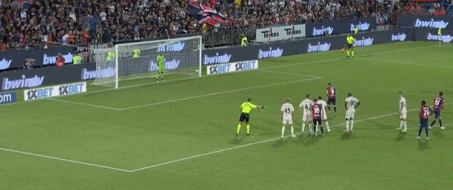 海港不会三连冠不思进取！ 连续两年被申花追着 其实硬实力还是不够（海港无缘三连冠显保守，两年连遭申花紧逼，硬实力仍显不足）