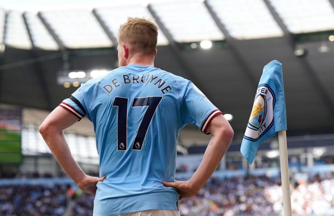 镜报：斯洛特将在48小时内与萨拉赫会面，决定后者未来走向